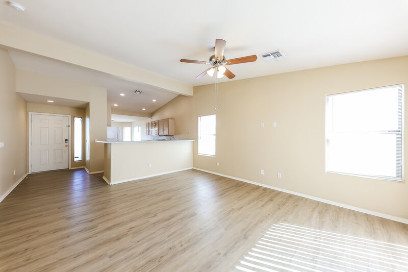 1,960/Mo, 10855 W Edgemont Ave Avondale, AZ 85392 Living Room View 3