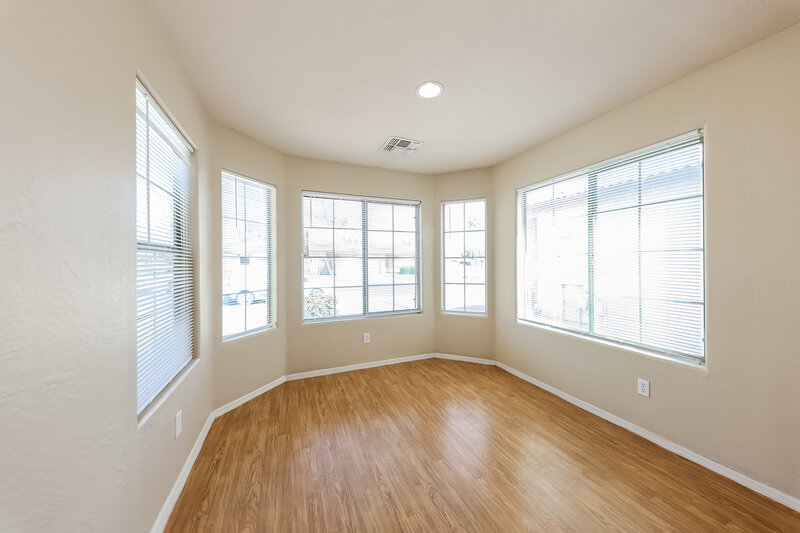 1,960/Mo, 10855 W Edgemont Ave Avondale, AZ 85392 Dining Room View