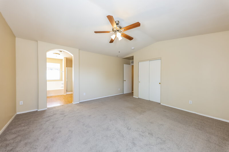 1,960/Mo, 10855 W Edgemont Ave Avondale, AZ 85392 Main Bedroom View 2