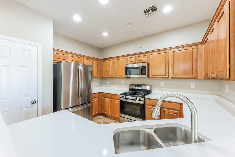2,695/Mo, 40810 N Hudson Ct Anthem, AZ 85086 Kitchen View