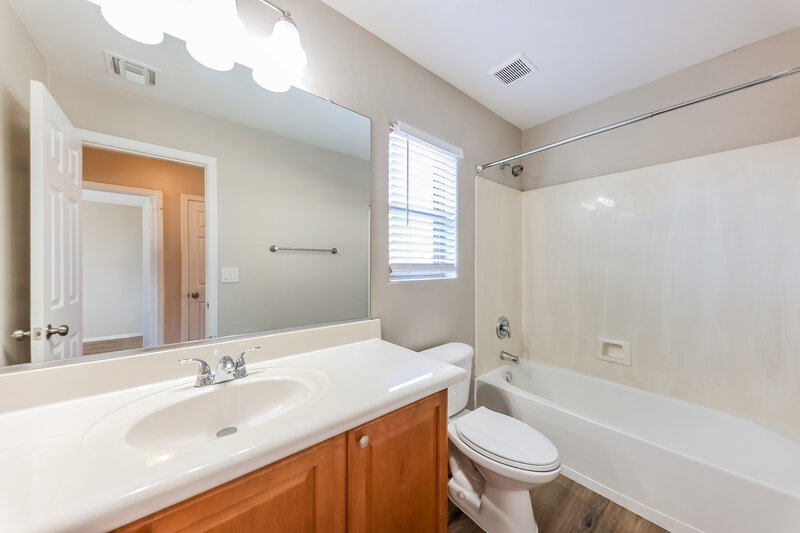 2,695/Mo, 40810 N Hudson Ct Anthem, AZ 85086 Bathroom View