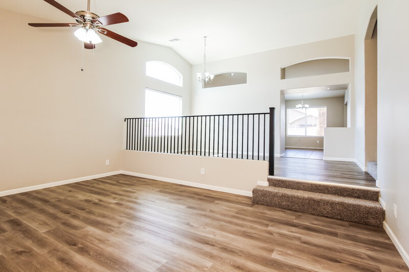 2,830/Mo, 7310 N 82nd Ave Glendale, AZ 85303 Family Room View