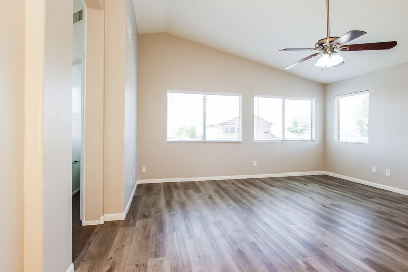2,830/Mo, 7310 N 82nd Ave Glendale, AZ 85303 Main Bedroom View