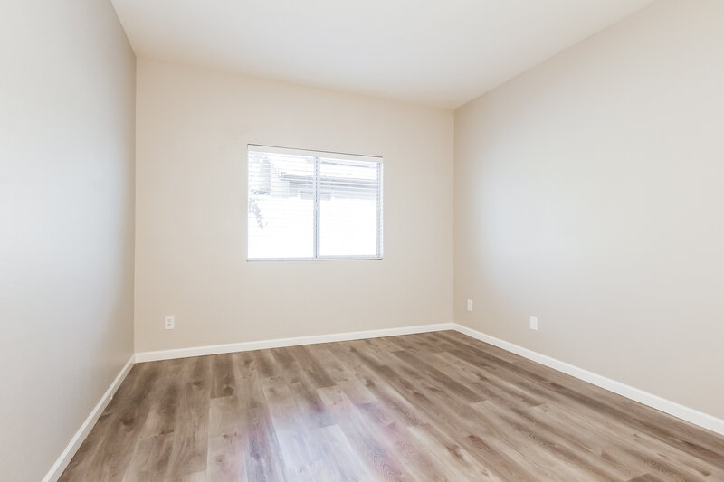 2,830/Mo, 7310 N 82nd Ave Glendale, AZ 85303 Bedroom View