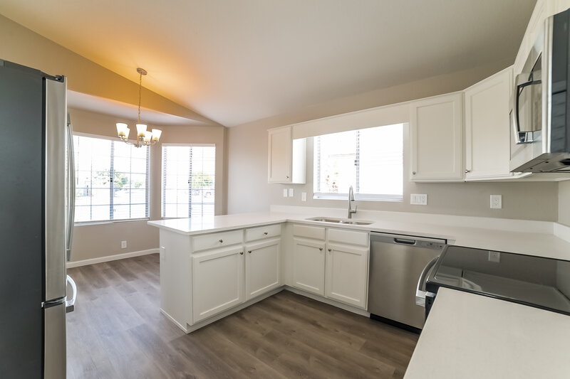 2,225/Mo, 5915 W Desert Cove Ave Glendale, AZ 85304 Kitchen View
