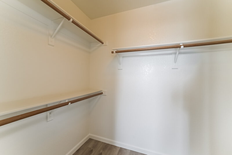 2,225/Mo, 5915 W Desert Cove Ave Glendale, AZ 85304 Walk In Closet View