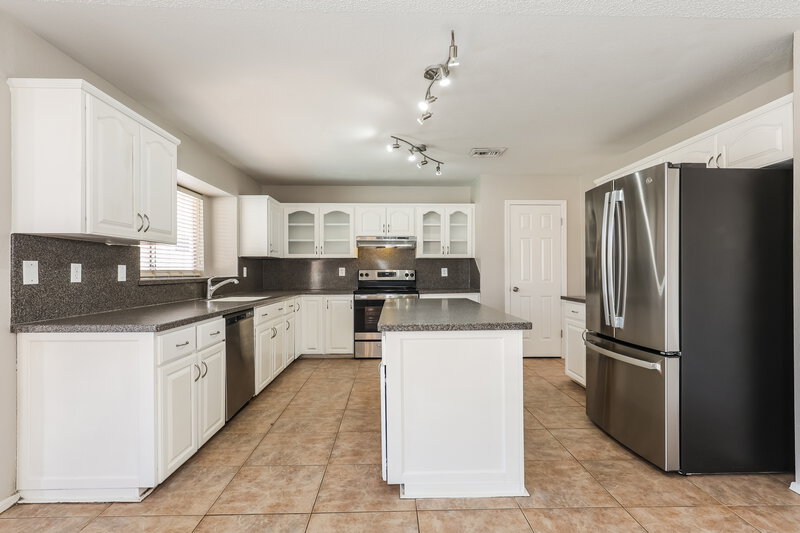 2,855/Mo, 4214 E Saltsage Dr Phoenix, AZ 85048 Kitchen View