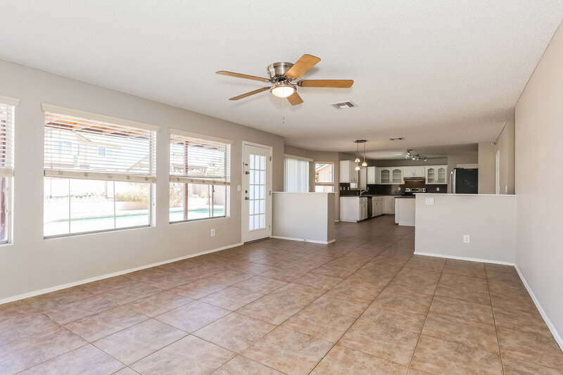 2,855/Mo, 4214 E Saltsage Dr Phoenix, AZ 85048 Family Room View