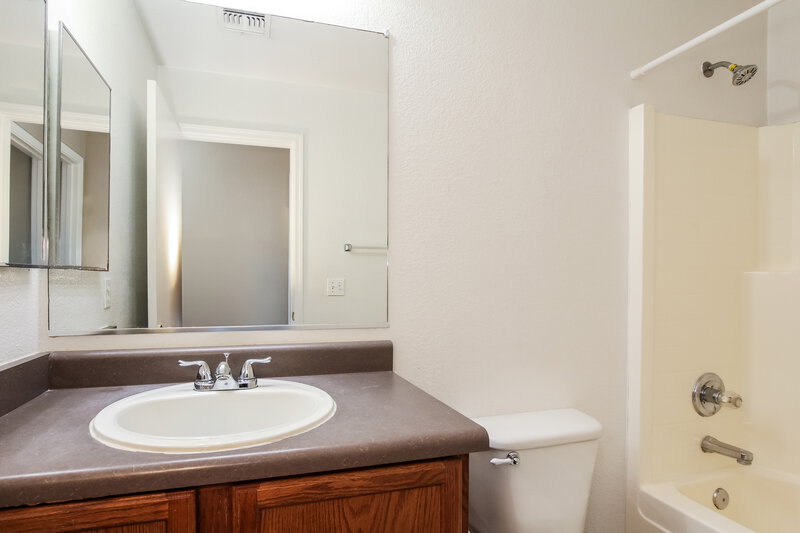 2,260/Mo, 3649 E Constitution Dr Gilbert, AZ 85296 Bathroom View