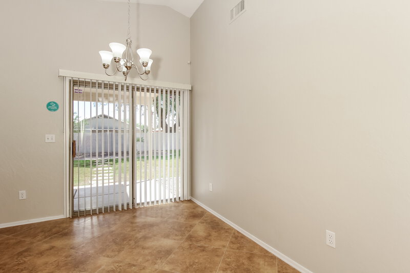 2,285/Mo, 305 N Abalone Dr Gilbert, AZ 85233 Dining Room View