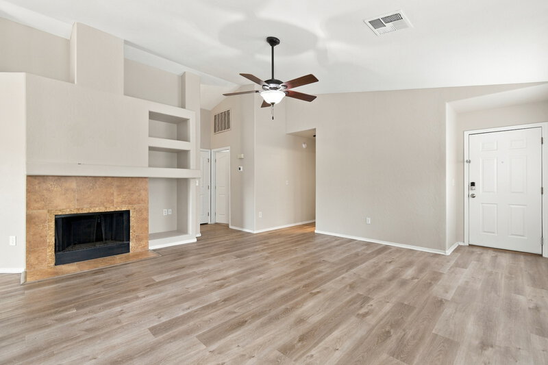 2,355/Mo, 305 N Abalone Dr Gilbert, AZ 85233 Living Room View 2