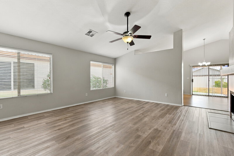 2,355/Mo, 305 N Abalone Dr Gilbert, AZ 85233 Living Room View 3