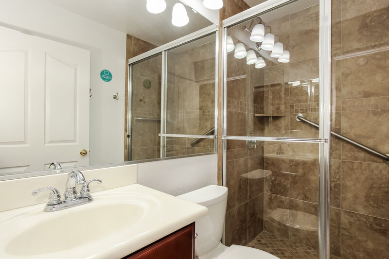 2,285/Mo, 305 N Abalone Dr Gilbert, AZ 85233 Main Bathroom View
