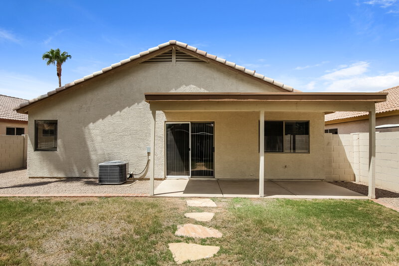 2,285/Mo, 305 N Abalone Dr Gilbert, AZ 85233 Rear View