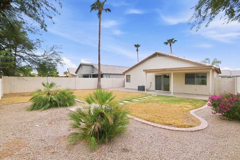 2,355/Mo, 305 N Abalone Dr Gilbert, AZ 85233 Rear View