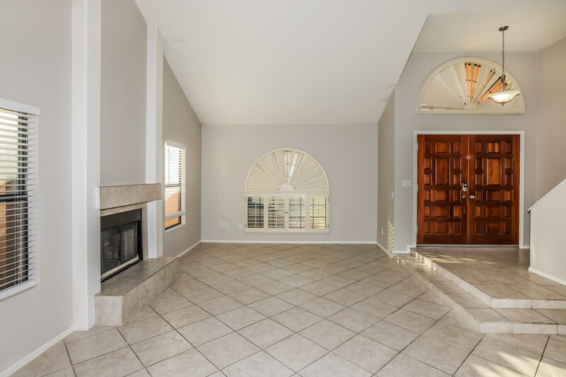 3,585/Mo, 6934 W Kristal Way Glendale, AZ 85308 Living Room View