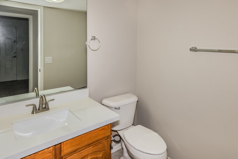 3,585/Mo, 6934 W Kristal Way Glendale, AZ 85308 Powder Room View