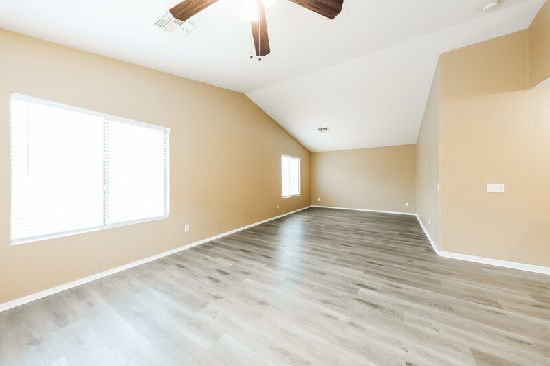 1,975/Mo, 12927 W Peppertree Ln Glendale, AZ 85307 Family Room View