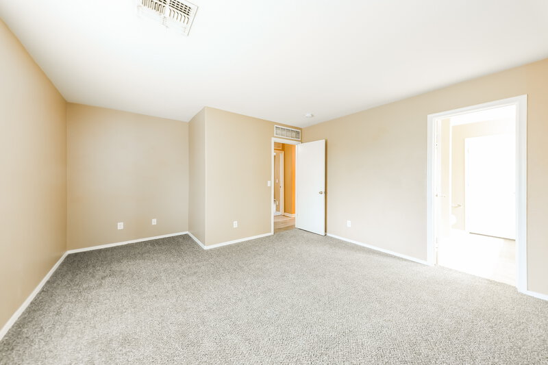 1,975/Mo, 12927 W Peppertree Ln Glendale, AZ 85307 Main Bedroom View 2