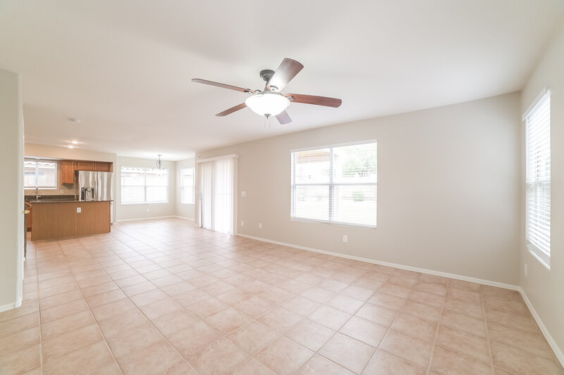 2,810/Mo, 19251 N 79th Dr Glendale, AZ 85308 Living Room View