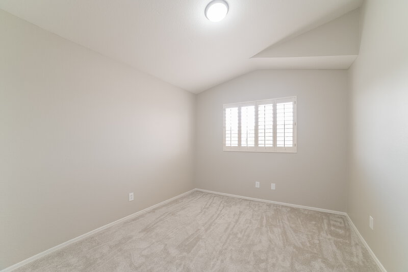 2,810/Mo, 19251 N 79th Dr Glendale, AZ 85308 Family Room View 2