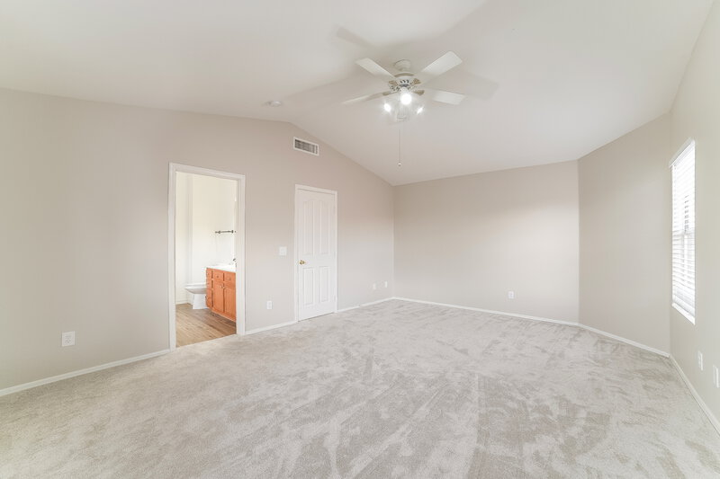 2,810/Mo, 19251 N 79th Dr Glendale, AZ 85308 Main Bedroom View 2
