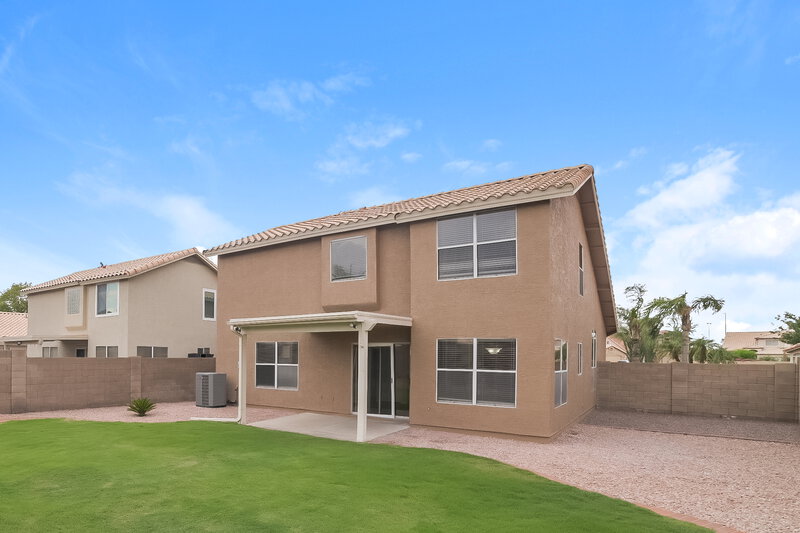 2,810/Mo, 19251 N 79th Dr Glendale, AZ 85308 Rear View