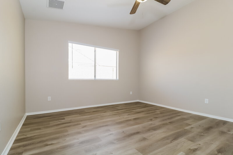 2,025/Mo, 320 E Hartford Ave Phoenix, AZ 85022 Main Bedroom View