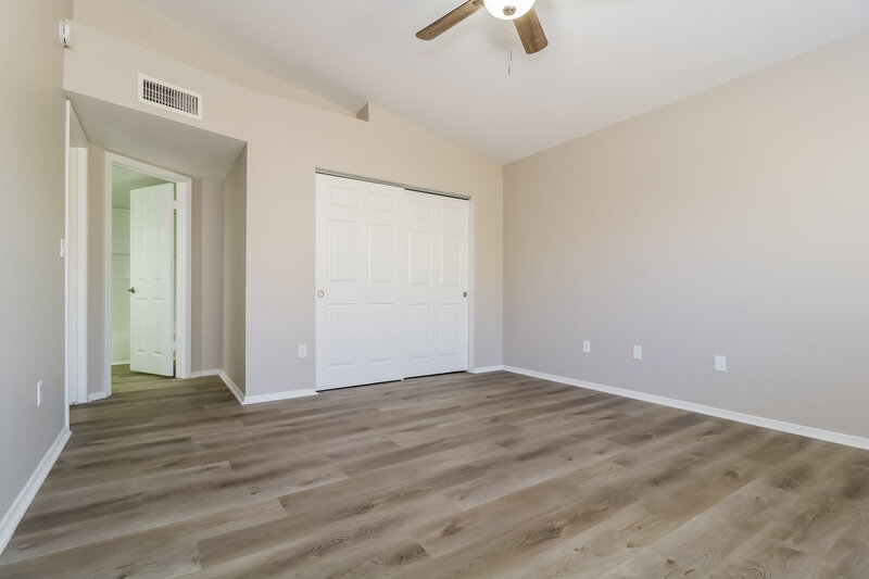2,025/Mo, 320 E Hartford Ave Phoenix, AZ 85022 Main Bedroom View 2