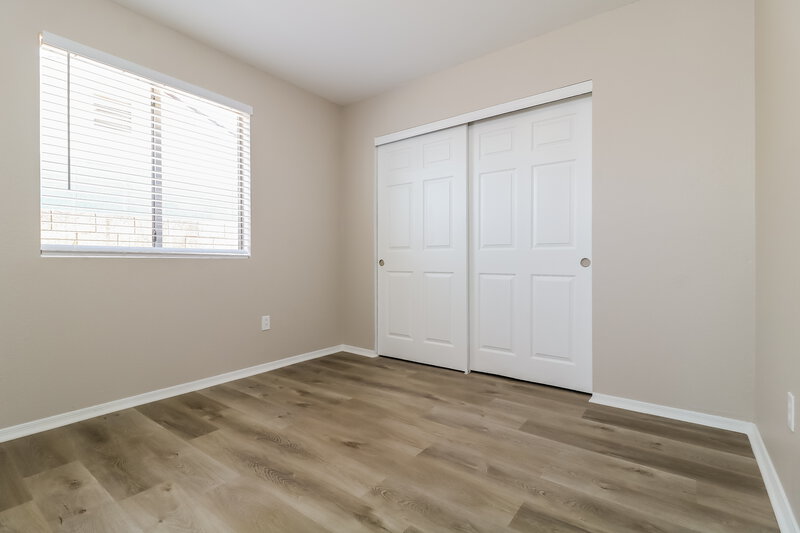 2,025/Mo, 320 E Hartford Ave Phoenix, AZ 85022 Bedroom View 2