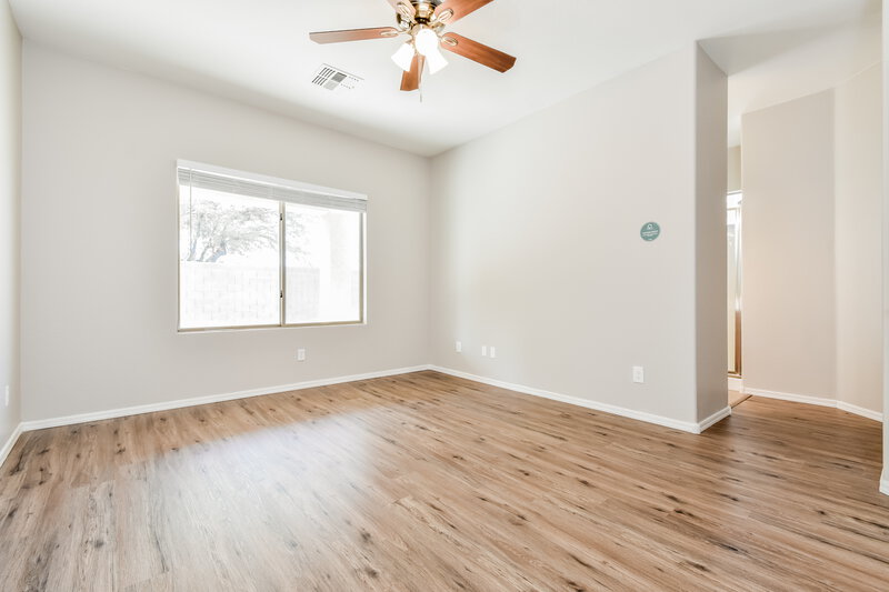 1,880/Mo, 17747 W Port Royale Ln Surprise, AZ 85388 Main Bedroom View