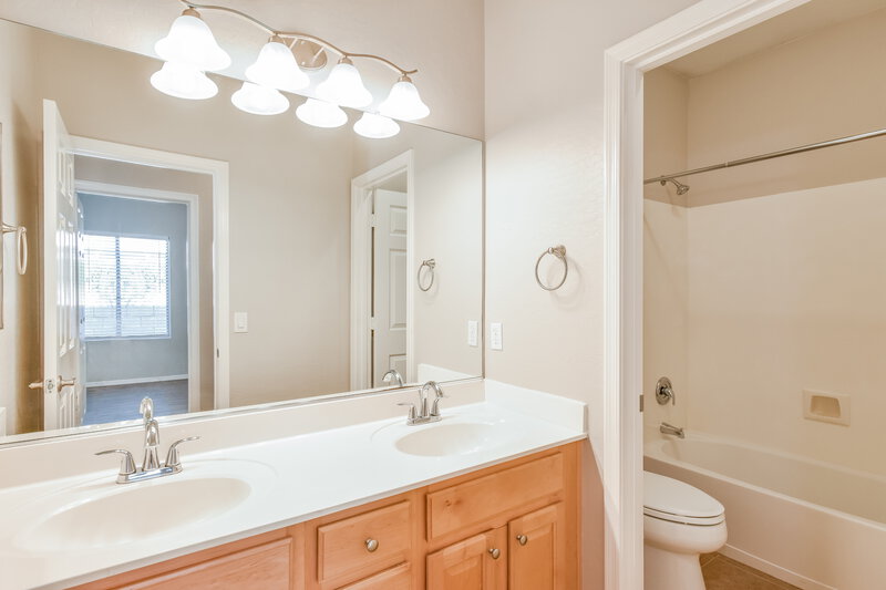 1,880/Mo, 17747 W Port Royale Ln Surprise, AZ 85388 Bathroom View