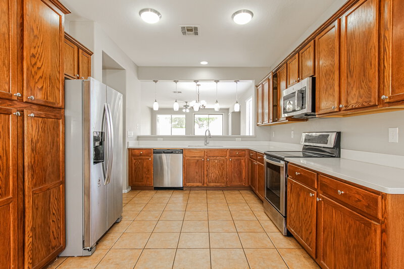 2,150/Mo, 15119 W Banff Ln Surprise, AZ 85379 Kitchen View
