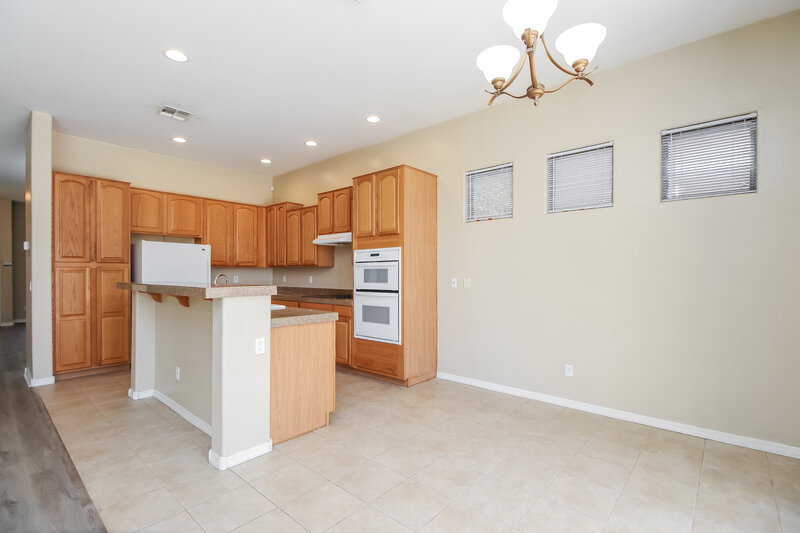 3,090/Mo, 513 W Remington Dr Chandler, AZ 85286 Breakfast Nook View