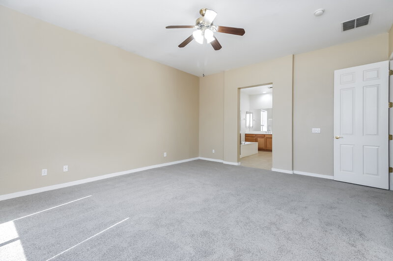 3,090/Mo, 513 W Remington Dr Chandler, AZ 85286 Main Bedroom View 2