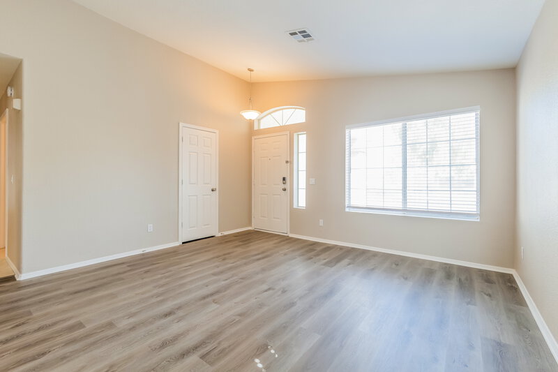 2,370/Mo, 1151 E Jupiter Pl Chandler, AZ 85225 Living Room View 2