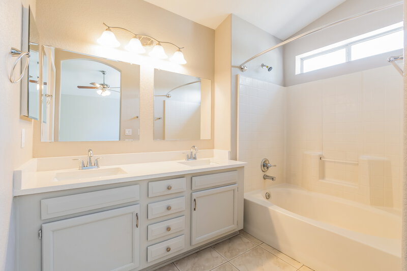 2,370/Mo, 1151 E Jupiter Pl Chandler, AZ 85225 Main Bathroom View