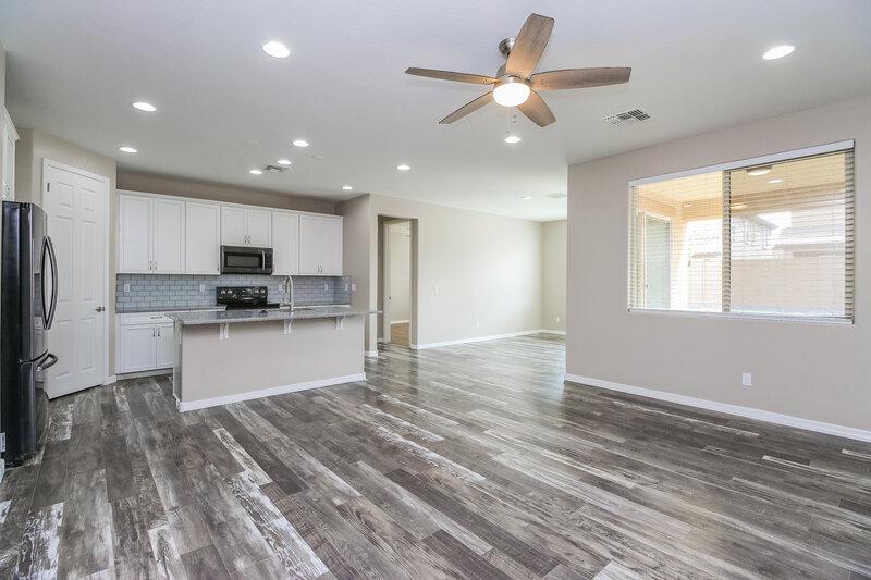 2,190/Mo, 4411 W Kirkland Ave Queen Creek, AZ 85142 Living Room View 3