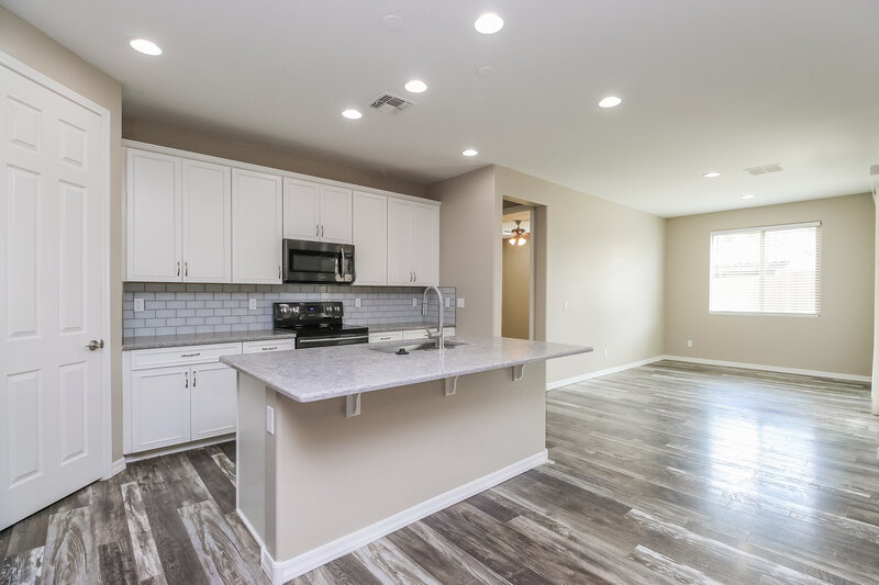 2,190/Mo, 4411 W Kirkland Ave Queen Creek, AZ 85142 Kitchen View