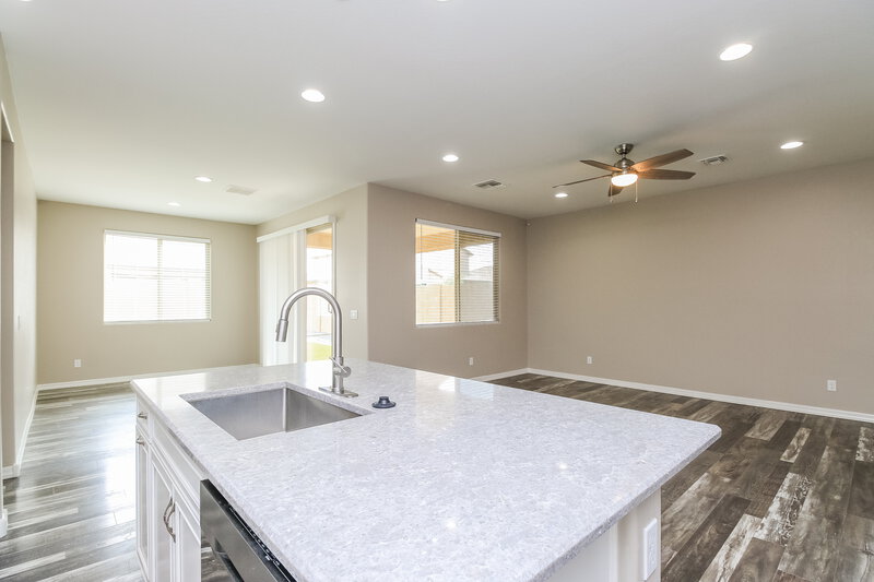 2,190/Mo, 4411 W Kirkland Ave Queen Creek, AZ 85142 Kitchen View 3