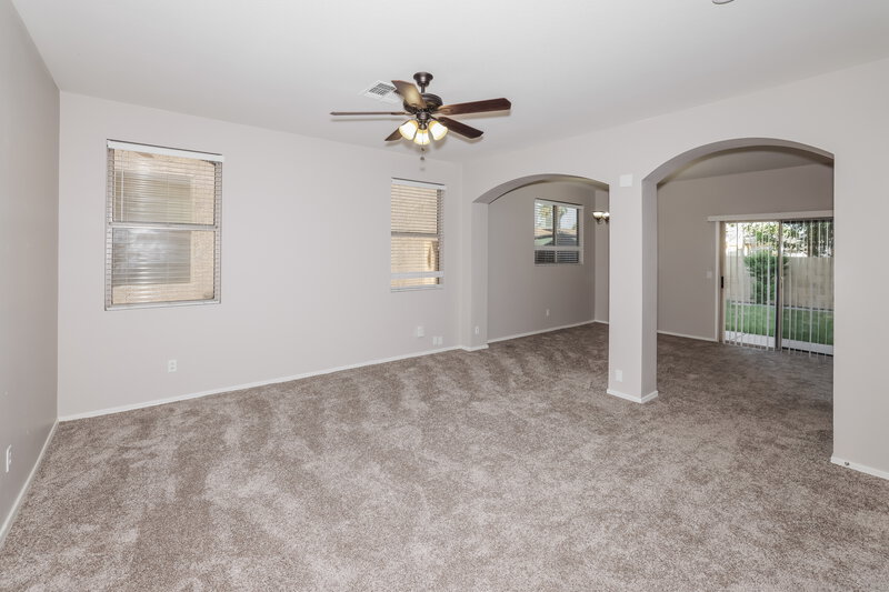 2,205/Mo, 1750 W Union Hills Dr Unit 4 Phoenix, AZ 85027 Living Room View