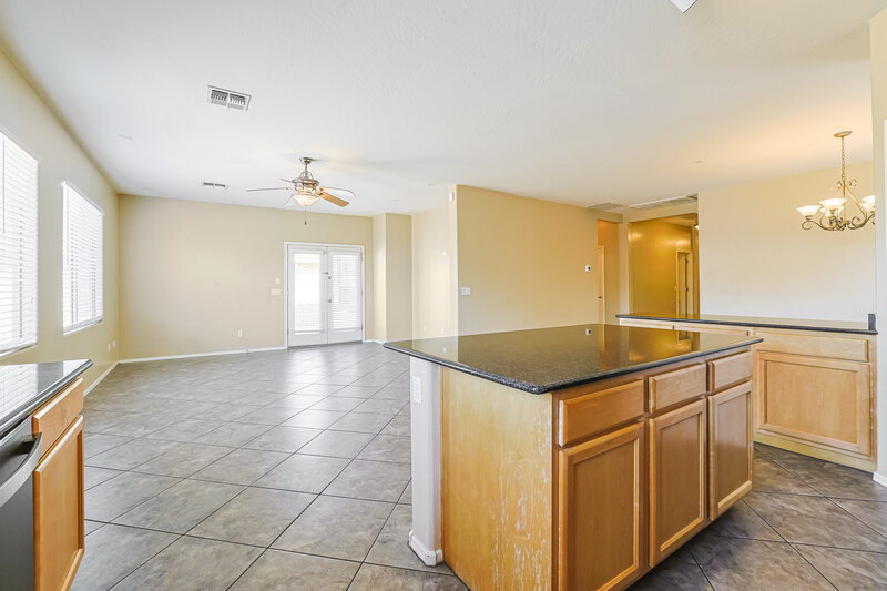 2,440/Mo, 3705 E Jaguar Ave Gilbert, AZ 85298 Kitchen View 2