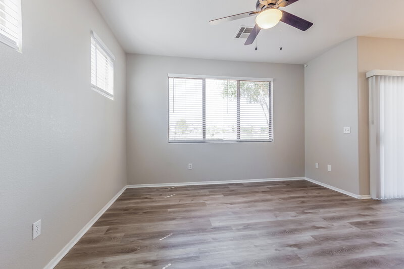 1,885/Mo, 1312 S Boulder Ct Unit B Gilbert, AZ 85296 Living Room View 2