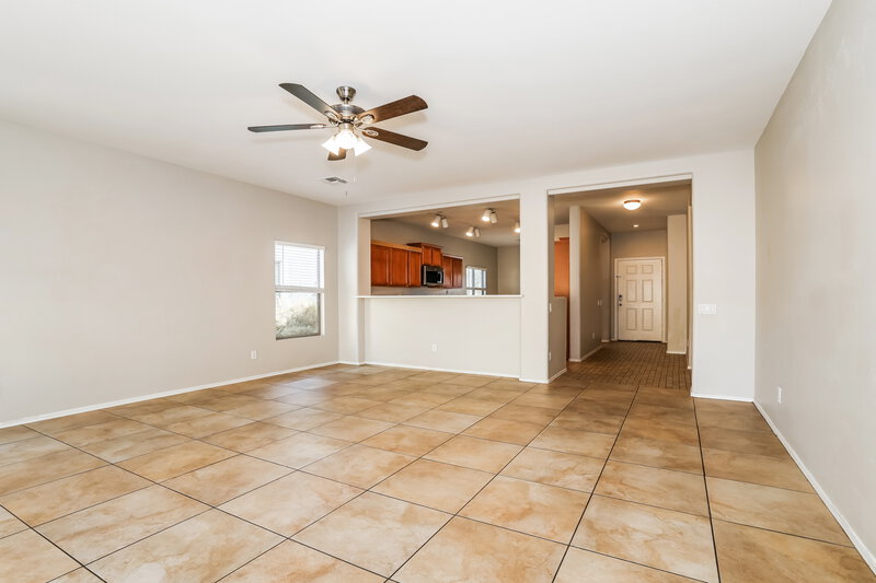 1,910/Mo, 5218 W Glass Ln Laveen, AZ 85339 Living Room View 2