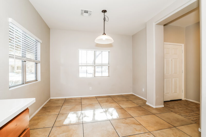 1,910/Mo, 5218 W Glass Ln Laveen, AZ 85339 Dining Room View