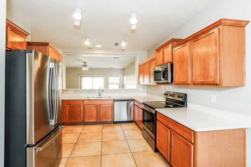 1,910/Mo, 5218 W Glass Ln Laveen, AZ 85339 Kitchen View