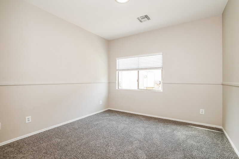 1,910/Mo, 5218 W Glass Ln Laveen, AZ 85339 Bedroom View