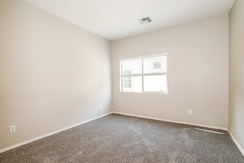 1,910/Mo, 5218 W Glass Ln Laveen, AZ 85339 Bedroom View 2