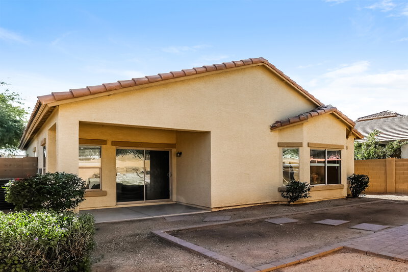 1,910/Mo, 5218 W Glass Ln Laveen, AZ 85339 Rear View