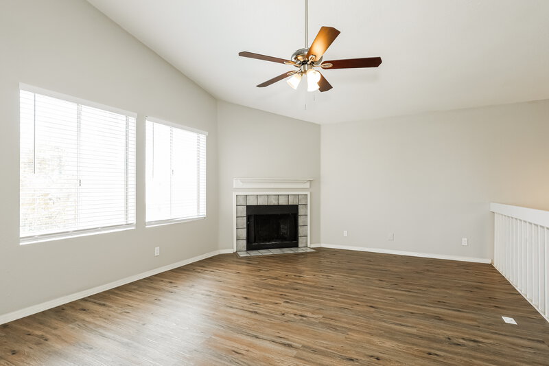 2,525/Mo, 8925 W Virginia Ave Phoenix, AZ 85037 Living Room View